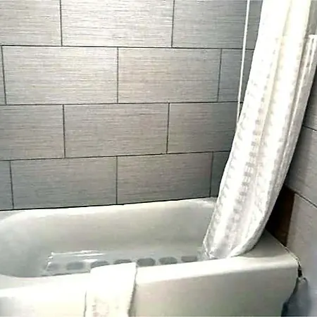 Saratoga Motel By Capital O Near Midway Airport Chicago Il