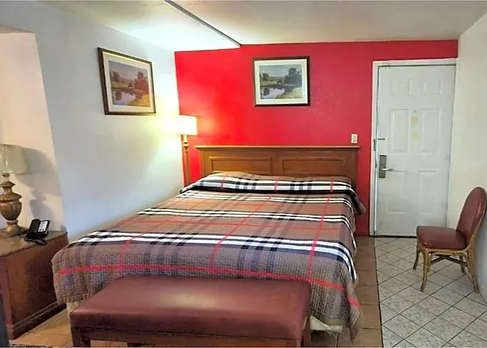 Hotel Saratoga By Capital O Near Midway Airport Il 2*