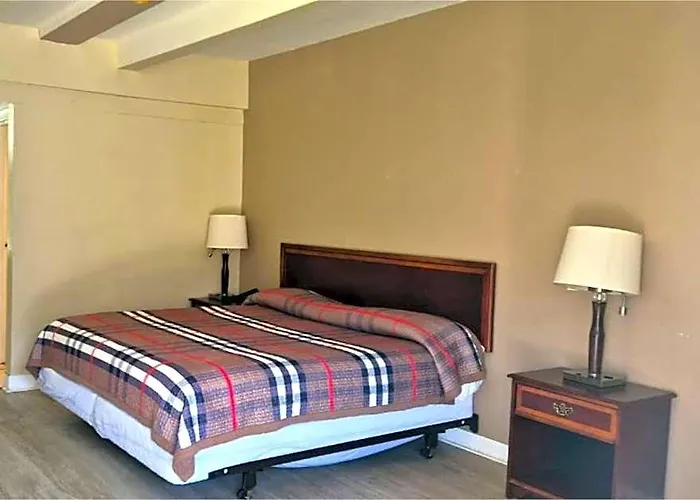 Saratoga By Capital O Near Midway Airport Il Hotel 2*