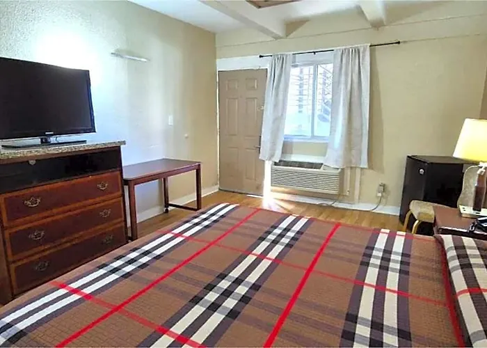 Hotel Saratoga By Capital O Near Midway Airport Il 2*
