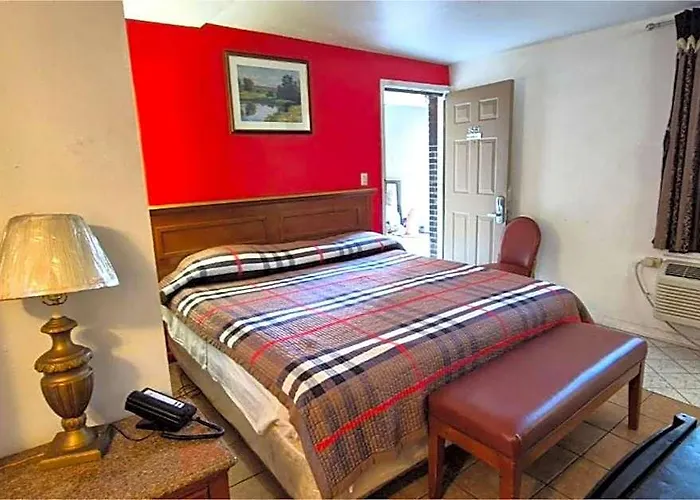 Hotel Saratoga By Capital O Near Midway Airport Il 2*